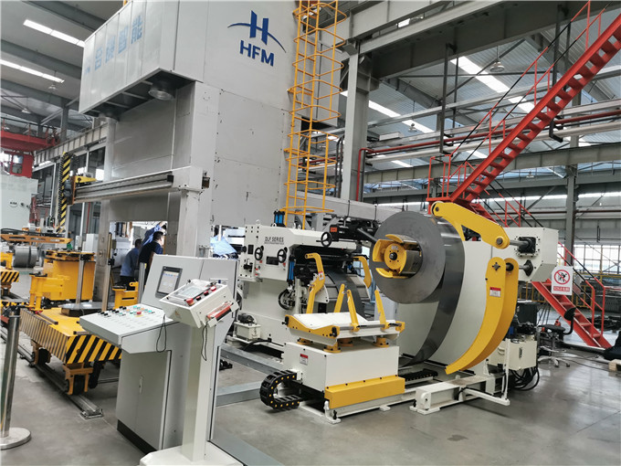 沖壓三合一送料機選購必讀：5大類型深度解析與應(yīng)用指南